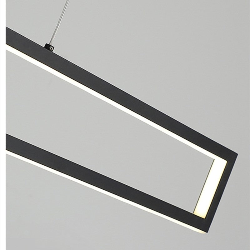 Detaliu profil rectangular negru mat lustra LED liniara, difuzor acril cu emisie luminoasa pe contur