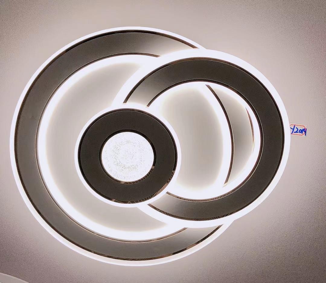 Plafoniera LED inele concentrice 72W, montaj aplicat pe tavan, lumina calda/neutra/rece reglabila, telecomanda WiFi 2.4G