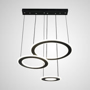 Lustra LED suspendata 74W cu 3 inele circulare negre, lumina reglabila 3000K-6500K, telecomanda WiFi 2.4G