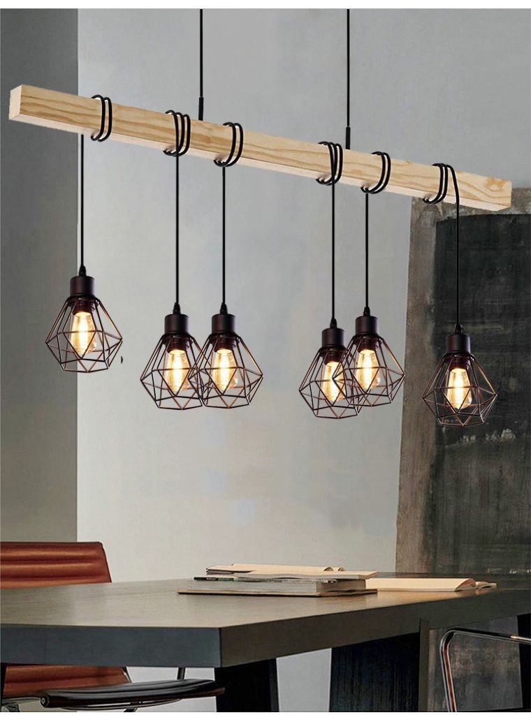 Lustra cu bara din lemn rustic si colivii geometrice negre montata deasupra mesei de dining, 6 becuri E27 filament