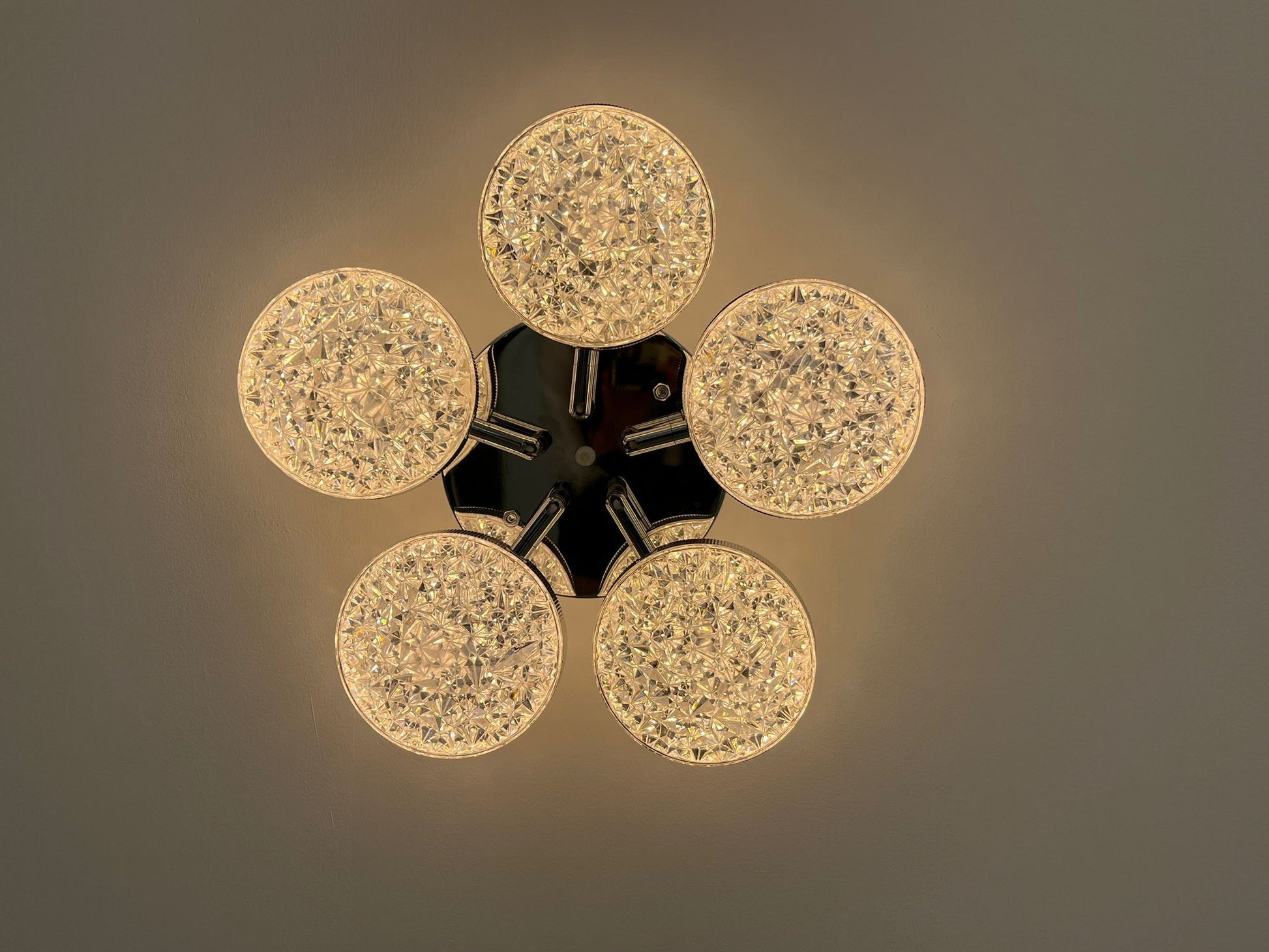 Plafoniera LED cu discuri rotunde fatatate, vedere de jos, temperatura culoare 3000K-6500K reglabila