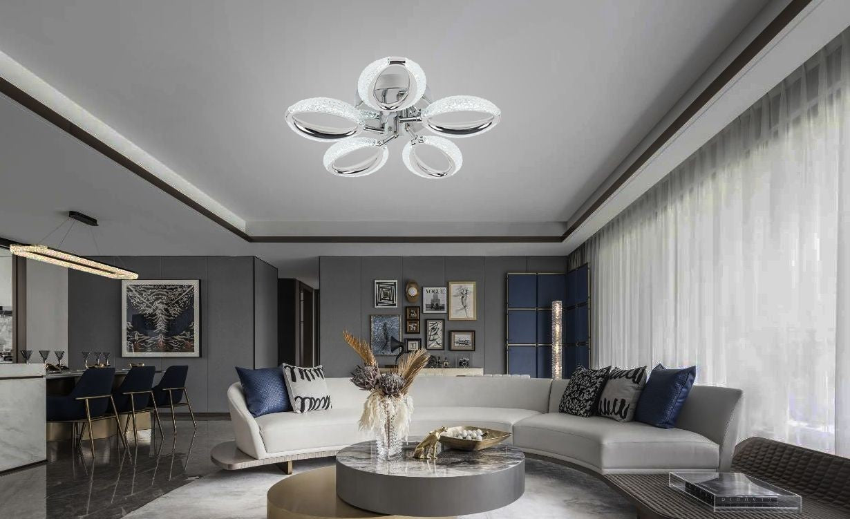 Lustra LED montaj tavan 88W cu inele cristaline, instalata in living modern spatios