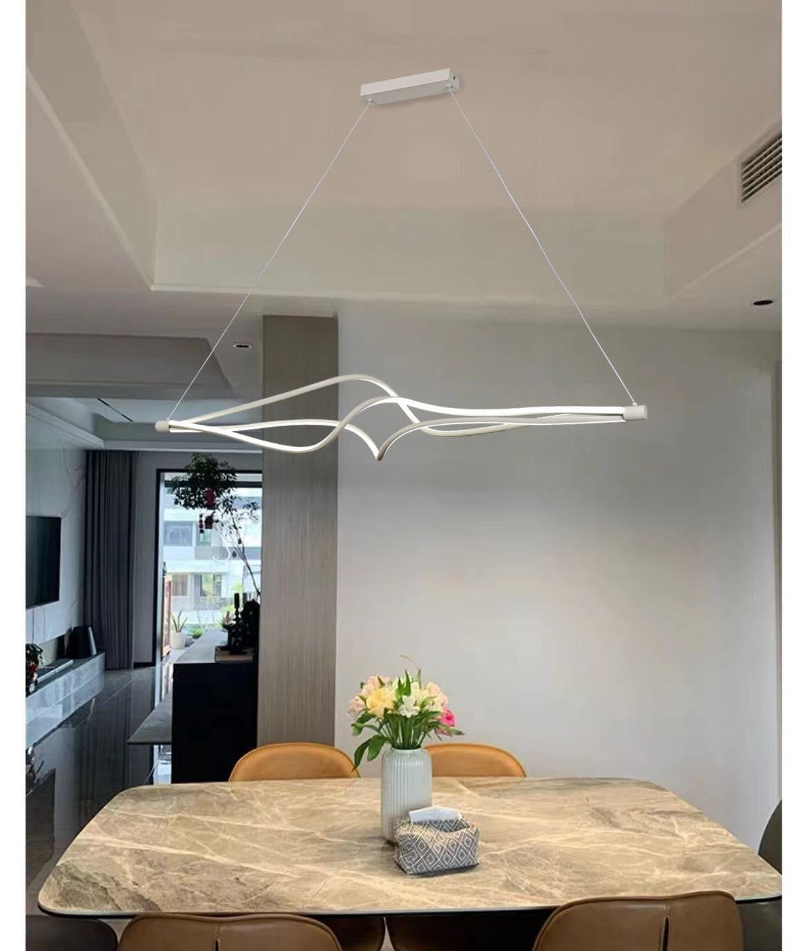 Lustra LED suspendata 78W, forma ondulata alba, lumina calda/neutra/rece reglabila, deasupra mesei de dining
