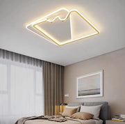 Plafoniera LED 160W 8000lm, design geometric auriu, lumina calda reglabila, montaj tavan dormitor modern