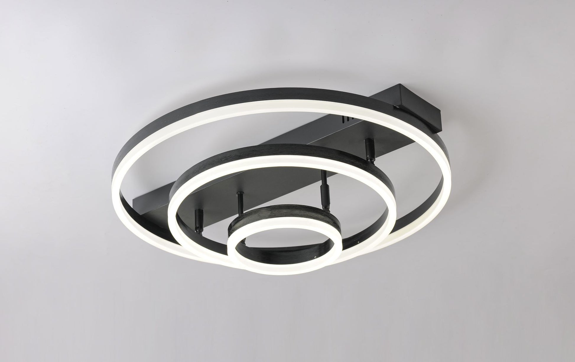Lustra LED inelara tripla, 160W, 8000 lumeni, finisaj negru mat, montaj tavan