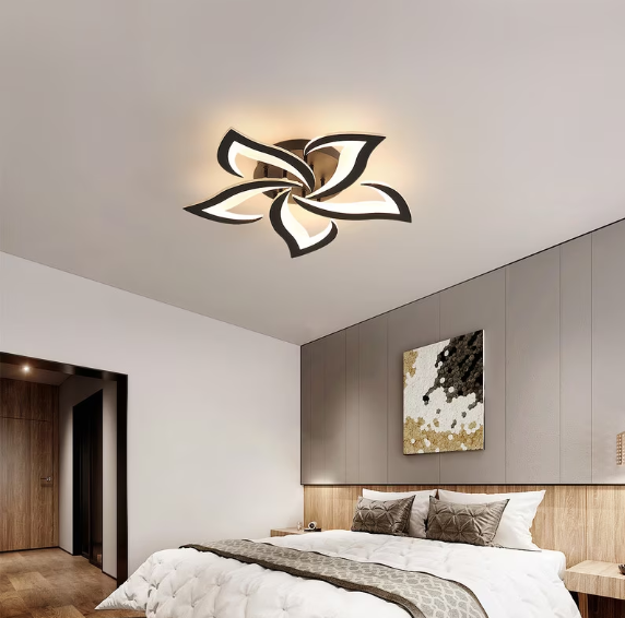 Plafoniera LED florala neagra in dormitor, lumina calda relaxanta 3000K