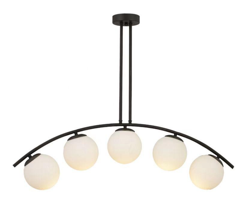 Lustra suspendata cu 5 globuri din sticla alba, structura arcuita neagra mata, soclu E27, lungime 67 cm