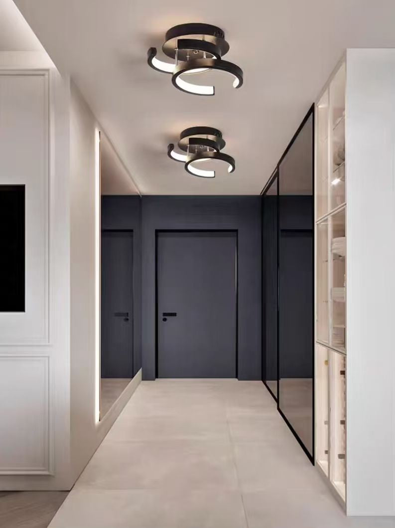 Lustra LED 18W cu 3 temperaturi de culoare, inele asimetrice negre, montaj tavan, hol modern