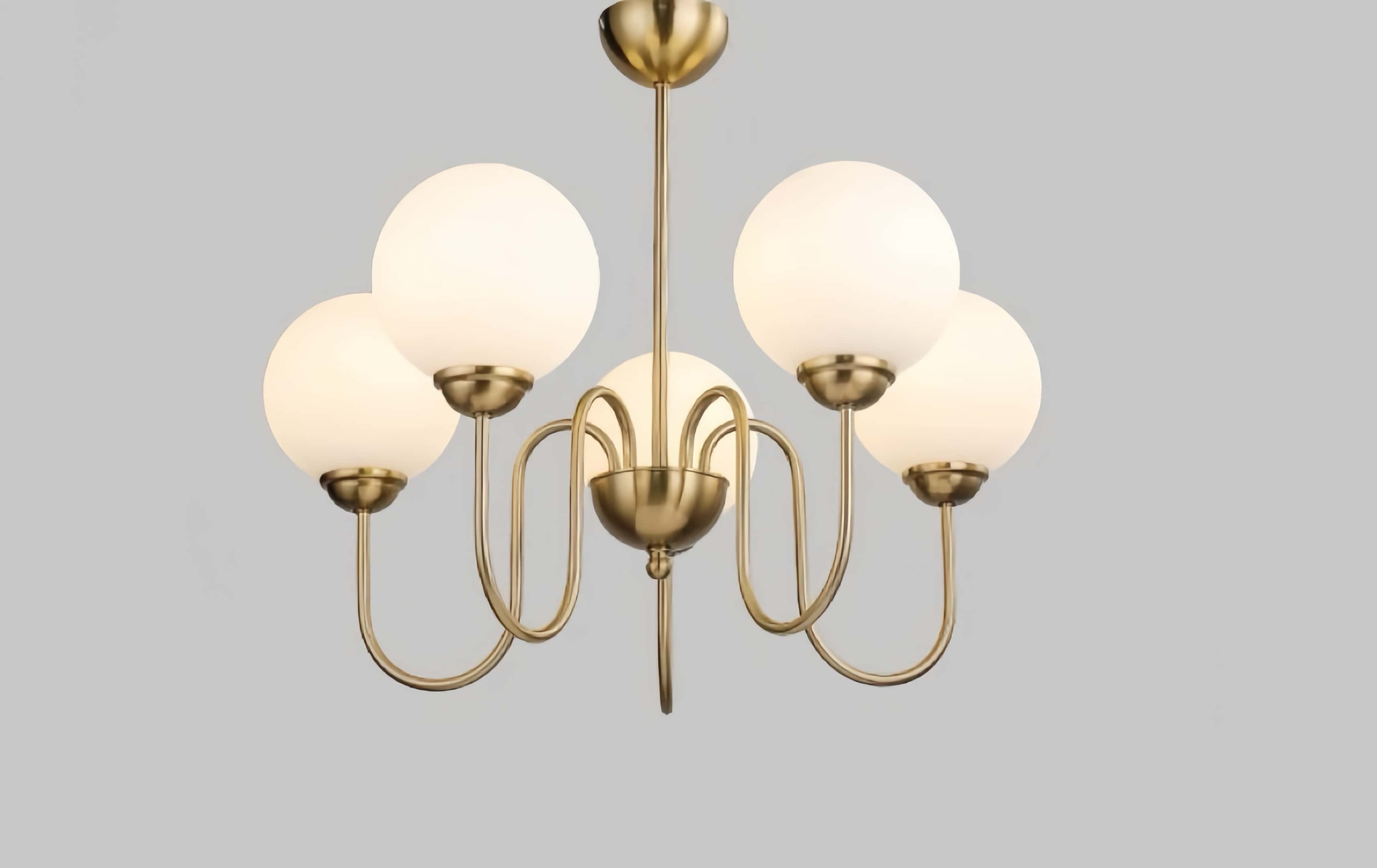 Candelabru retro 5 brate E27, structura aurie mata, globuri sticla alba opaca, diametru 530mm
