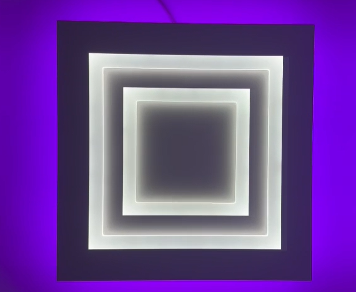 Lustra LED patrata cu iluminat ambiental RGB violet pe contur exterior, design geometric stratificat